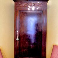 Armadio antico “Pot Cupboard”