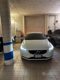 Volvo v40 t2 momentum