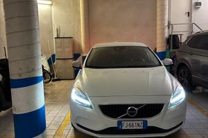 Volvo v40 t2 momentum