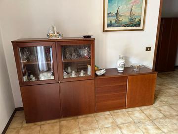 Mobile arredo con vetrina