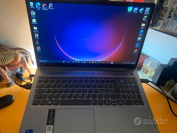 IdeaPad slim 3 (prezzo trattabile)