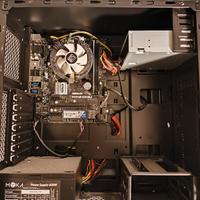 PC fisso Intel i5, 8gb RAM, 500gb SSD, 24" monitor