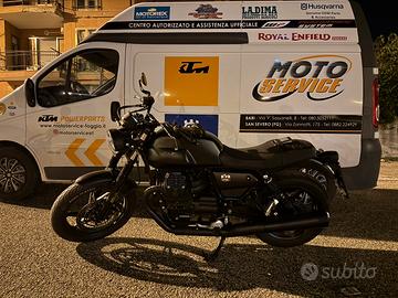 Moto guzzi v7 stone