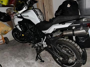 Moto Benelli trk 502x