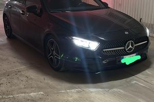splendita Mercedes classe A 180 premium amg black 