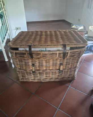 Baule in vimini e cuoio vintage cassa portatutto