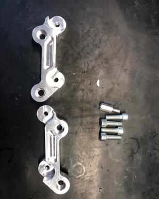 Kit arretretori distanziali pedane Yamaha R1