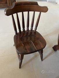 Tavolo in noce con 4 sedie