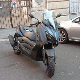 Yamaha X-Max 125