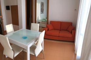 Trilocale centrale ben arredato