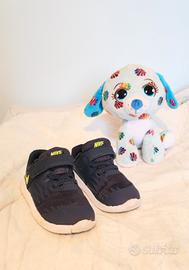Scarpe NIKE misura 23,5 