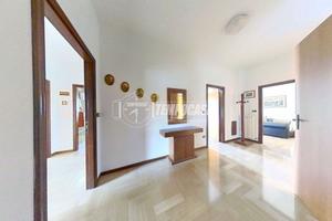 APPARTAMENTO DI AMPIA METRATURA SU DUE LIVELLI NO