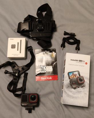 insta360 ace pro più accessori