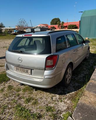 Opel Astra 1.7 diesel SW con gancio traino