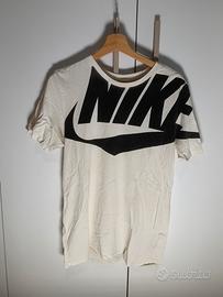 T-shirt Nike uomo taglia M