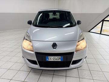Renault Scenic Scénic X-Mod 1.9 dCi 130CV Luxe