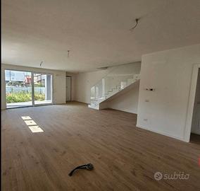 Nuova Bifamiliare ampio spazi e giardino privato