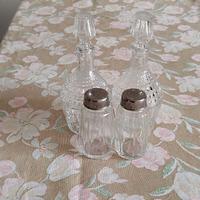 Bottiglie e salini in vetro vintage