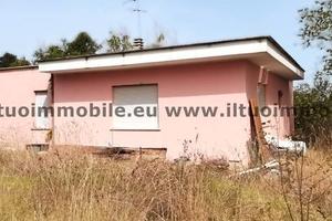 Latina: Villa Singola di 166 mq + Terreno 5880 mq