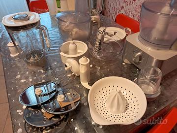 Robot Kenwood (+15 pezzi) + Centrifuga per succhi
