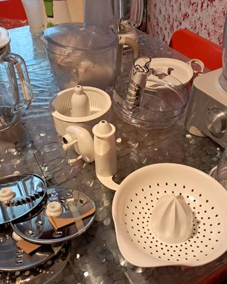 Robot Kenwood (+15 pezzi) + Centrifuga per succhi