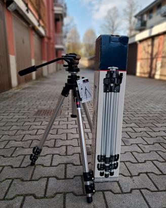 Manfrotto 055C + Testa Fluida 200 Light