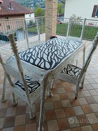Tavolo e sedie da terrazzo
