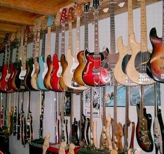 Gibson Fender Gretsch Rickenbacker Martin National