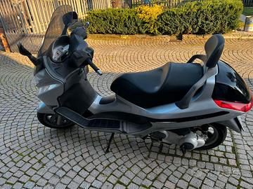 Moto - Scooter Piaggio X8