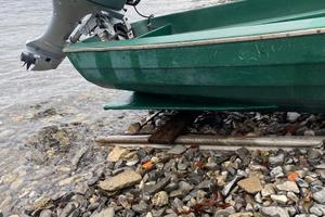 Barca tipo lancia con motore