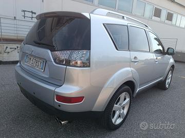 Mitsubishi Outlander 2.0 diesel 7 posti
