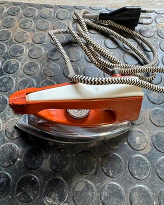 Ferro da stiro da viaggio vintage