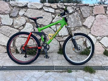 Kona dh 1998