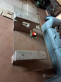 Tavolino con piano in cristallo