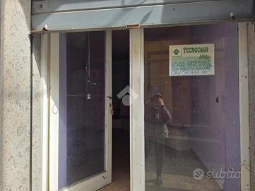 NEGOZIO A MONTEROSI