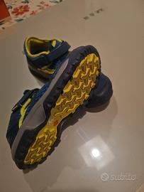 sandali da bambino taglia 35 nuovi.