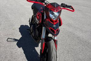 Hypermotard 796