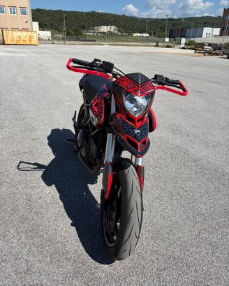 Hypermotard 796