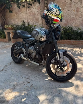 Triumph Trident 660 2021  perfetta