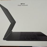 ipad 13 pollici M2 magic keyboard mai aperta