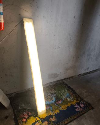 Plafoniera neon, cavo elettrico