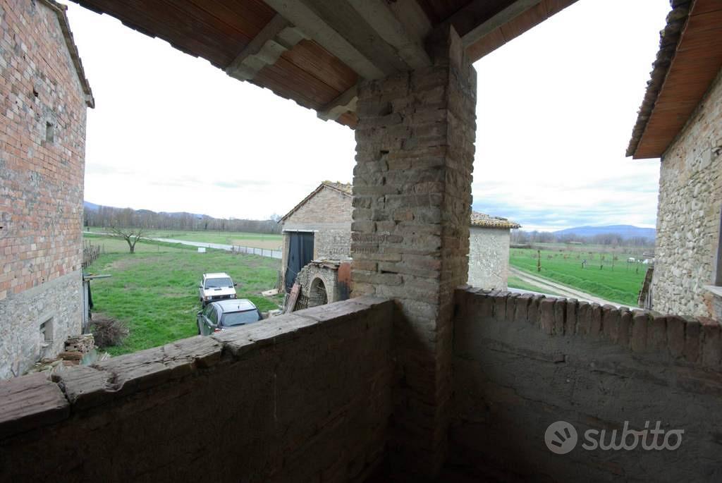Rustico / Casale di 130 m² a San Giustino - Vista 3