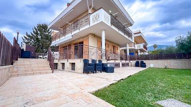 PORZIONE DI BIFAMILIARE A FORMIA