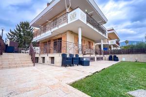 PORZIONE DI BIFAMILIARE A FORMIA