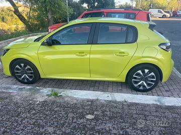 Autovettura Peugeot 208