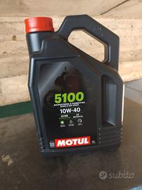 Accessori e olio Motul 4l per Vespa gts 300/250