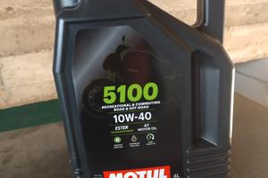 Accessori e olio Motul 4l per Vespa gts 300/250