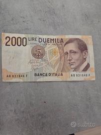 2000 lire italiana di carta
