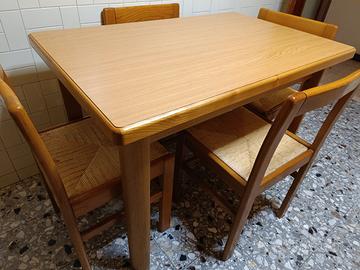 Tavolo cucina senza sedie