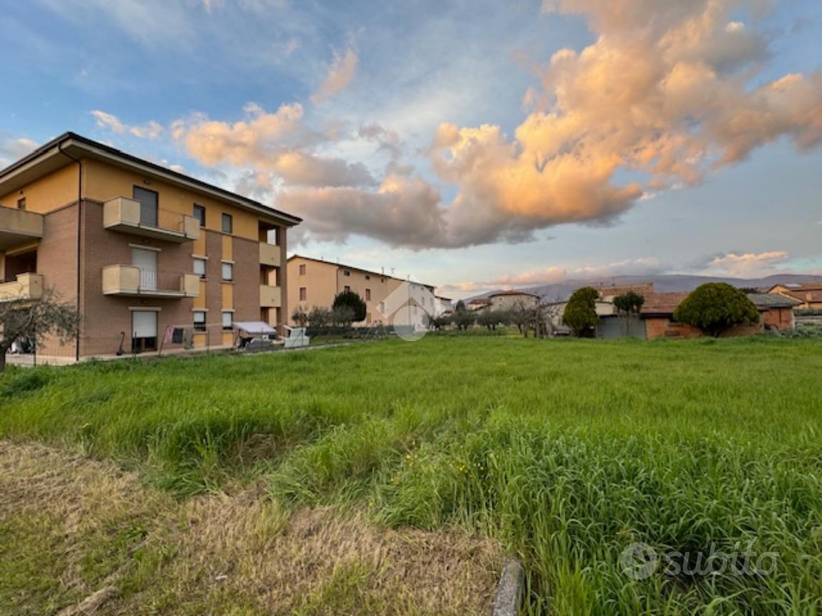 TER. RESIDENZIALE A CANNARA - Vista 4